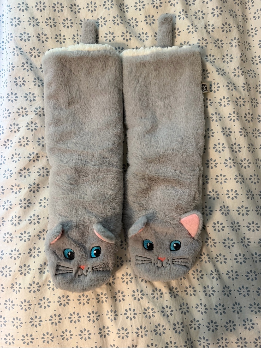 Plush Gray Cat Slippers - Soft Cozy Pet-Inspired Accessory